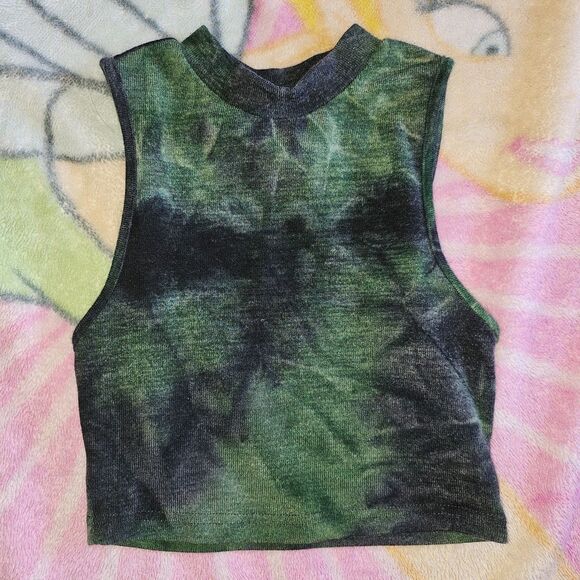 Cropped tank set of 2 lot size S - Picture 2 of 7